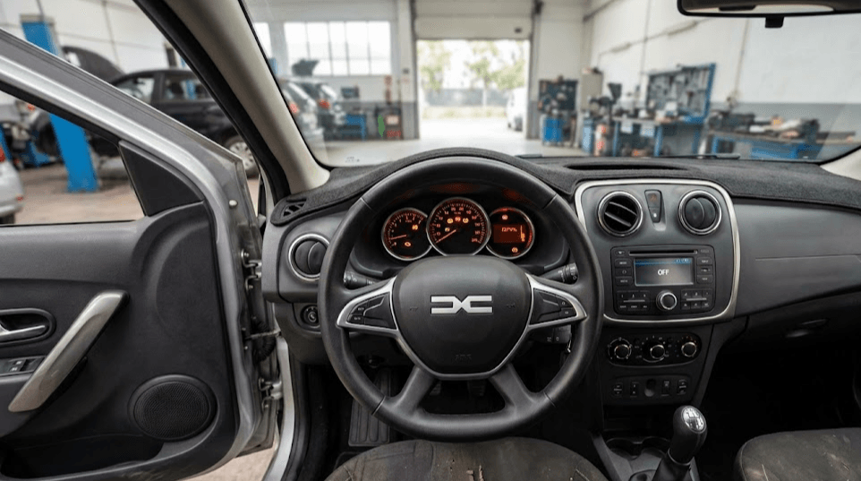 Testigos Dacia Sandero encendidos en el cuadro de instrumentos
