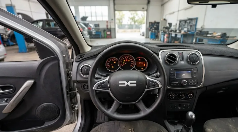 Testigos Dacia Sandero encendidos en el cuadro de instrumentos