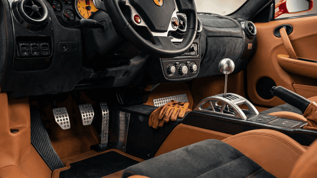 Ferrari 12Cilindri Manuale palanca de cambios interior